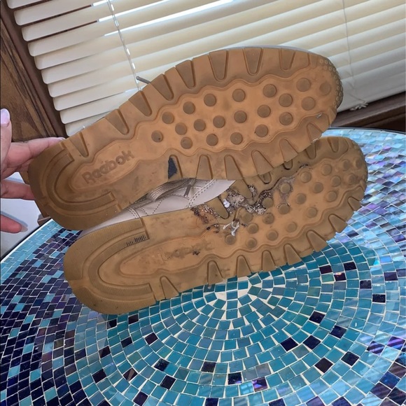 Nude Reebok Classics - Picture 12 of 12